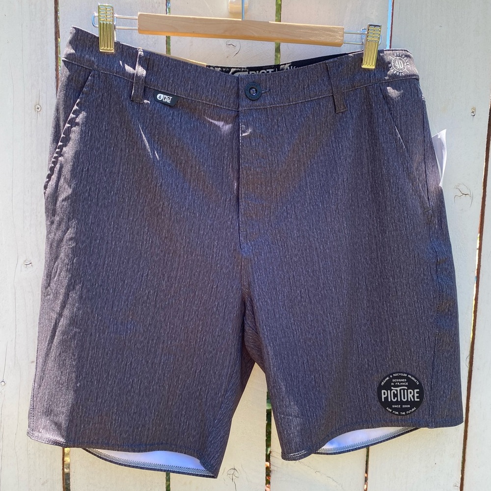 NWT Men’s Picture Shorts